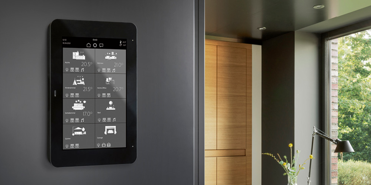 JUNG Smart Panel 8 bei Hornung Elektrotechnik GmbH in Rothenburg o.T.