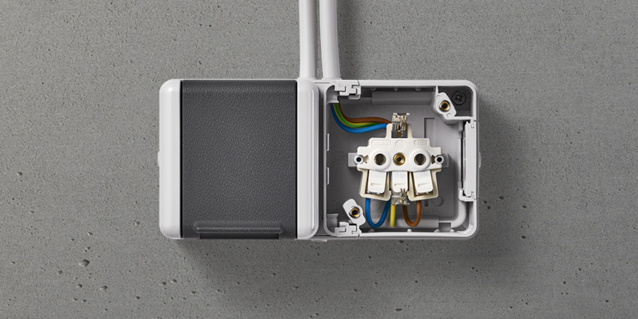 Doppelsteckdose mit Trennsteg bei Hornung Elektrotechnik GmbH in Rothenburg o.T.